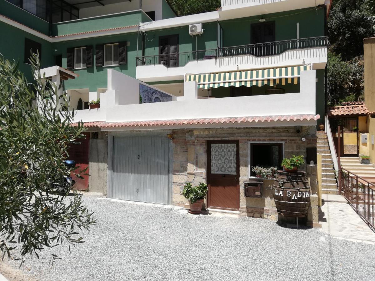 La Badia Hotel Messina Exterior photo