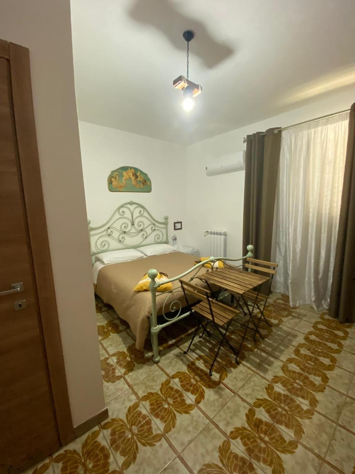 La Badia Hotel Messina Room photo