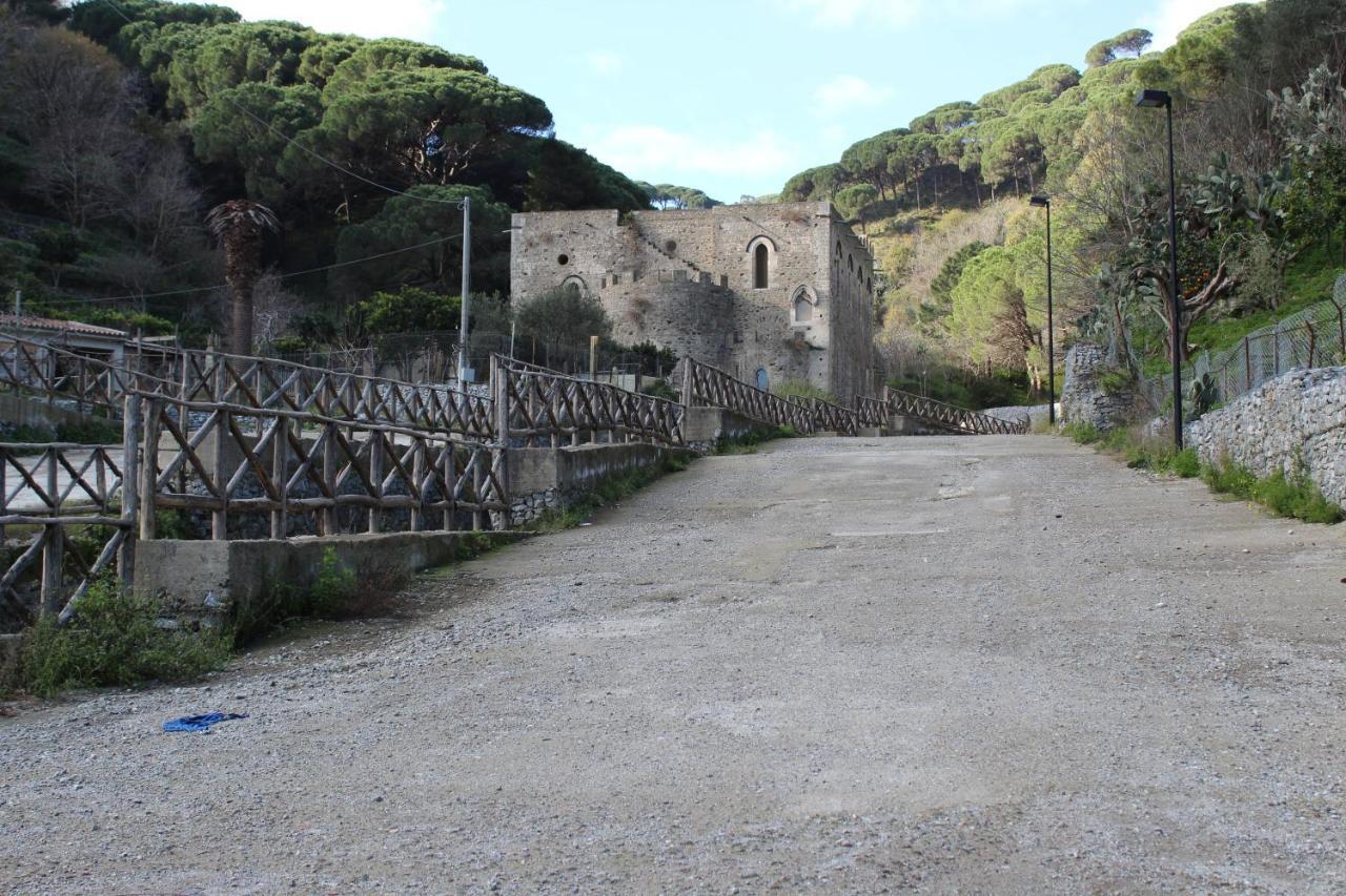 La Badia Hotel Messina Exterior photo